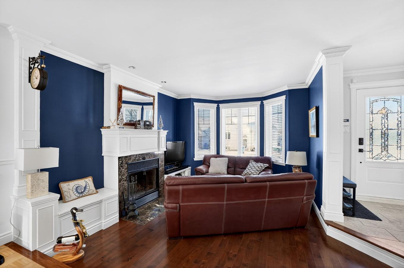 Living room - 148 Rue De L'Île-Aux-Fraises, Terrebonne (Lachenaie), QC - Indoor Photo Showing Living Room With Fireplace