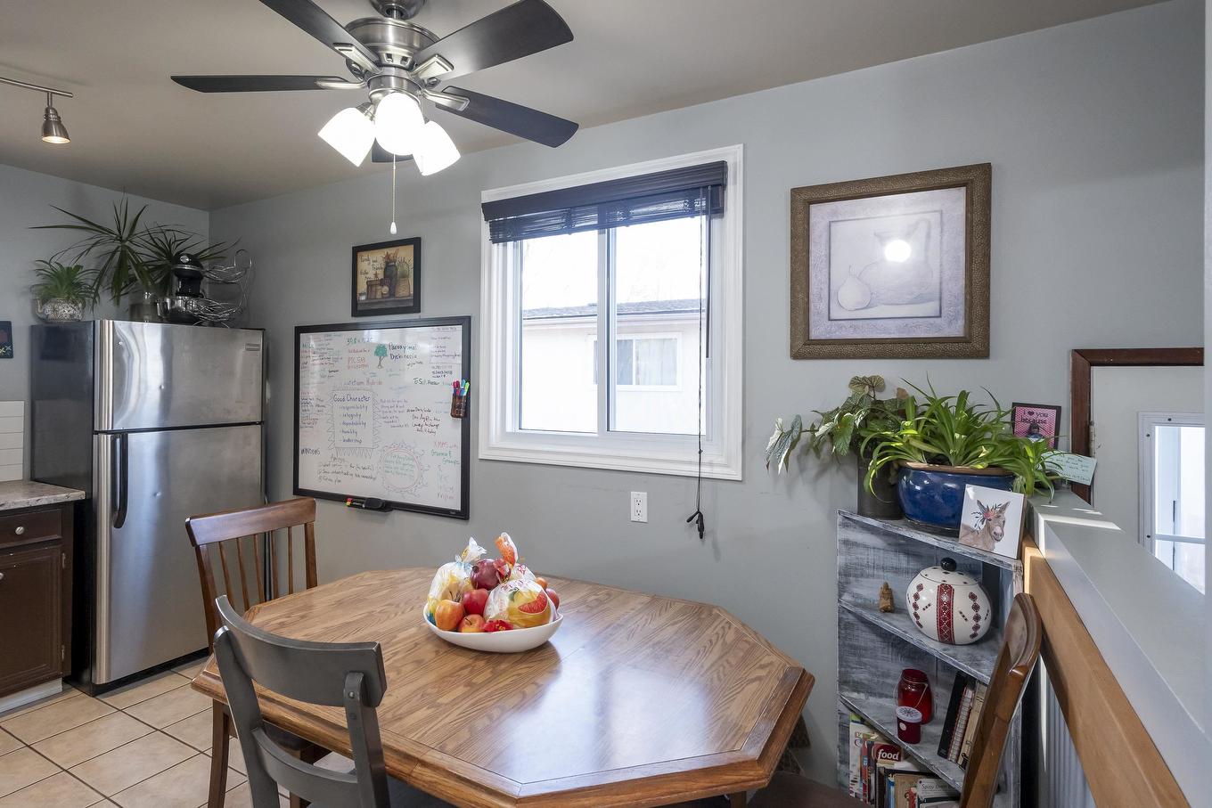 522 Redwood Avenue W, Thunder Bay, ON - Indoor Photo Showing Dining Room