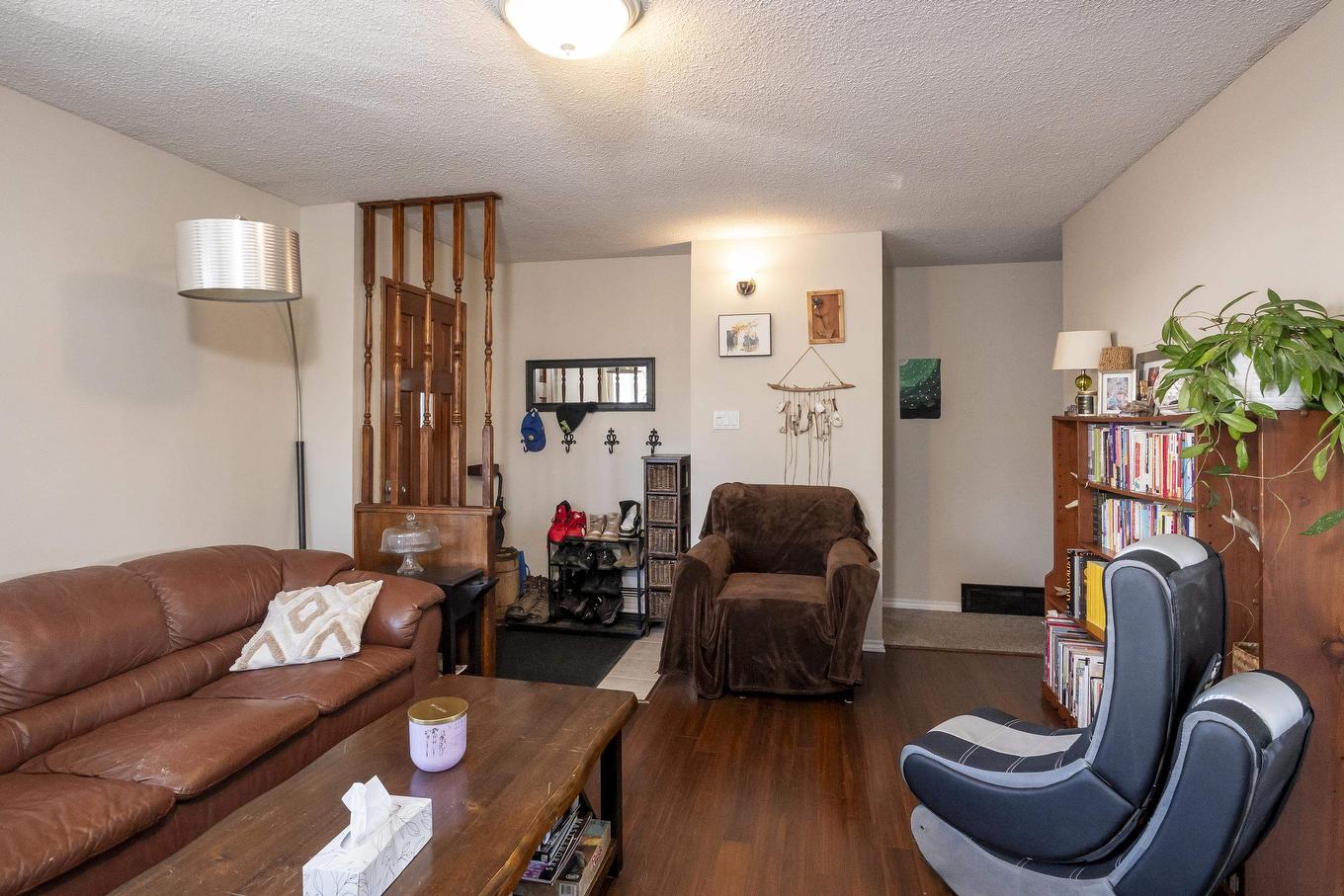 522 Redwood Avenue W, Thunder Bay, ON - Indoor Photo Showing Living Room