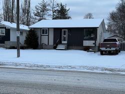 522 Redwood Avenue W Thunder Bay, ON P7C 5A3