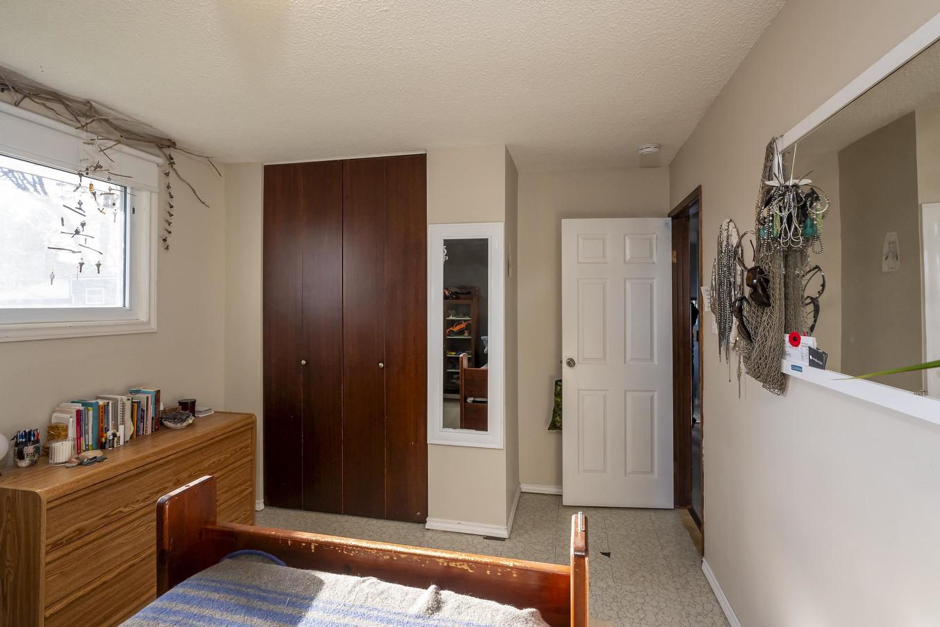 522 Redwood Avenue W, Thunder Bay, ON - Indoor Photo Showing Bedroom