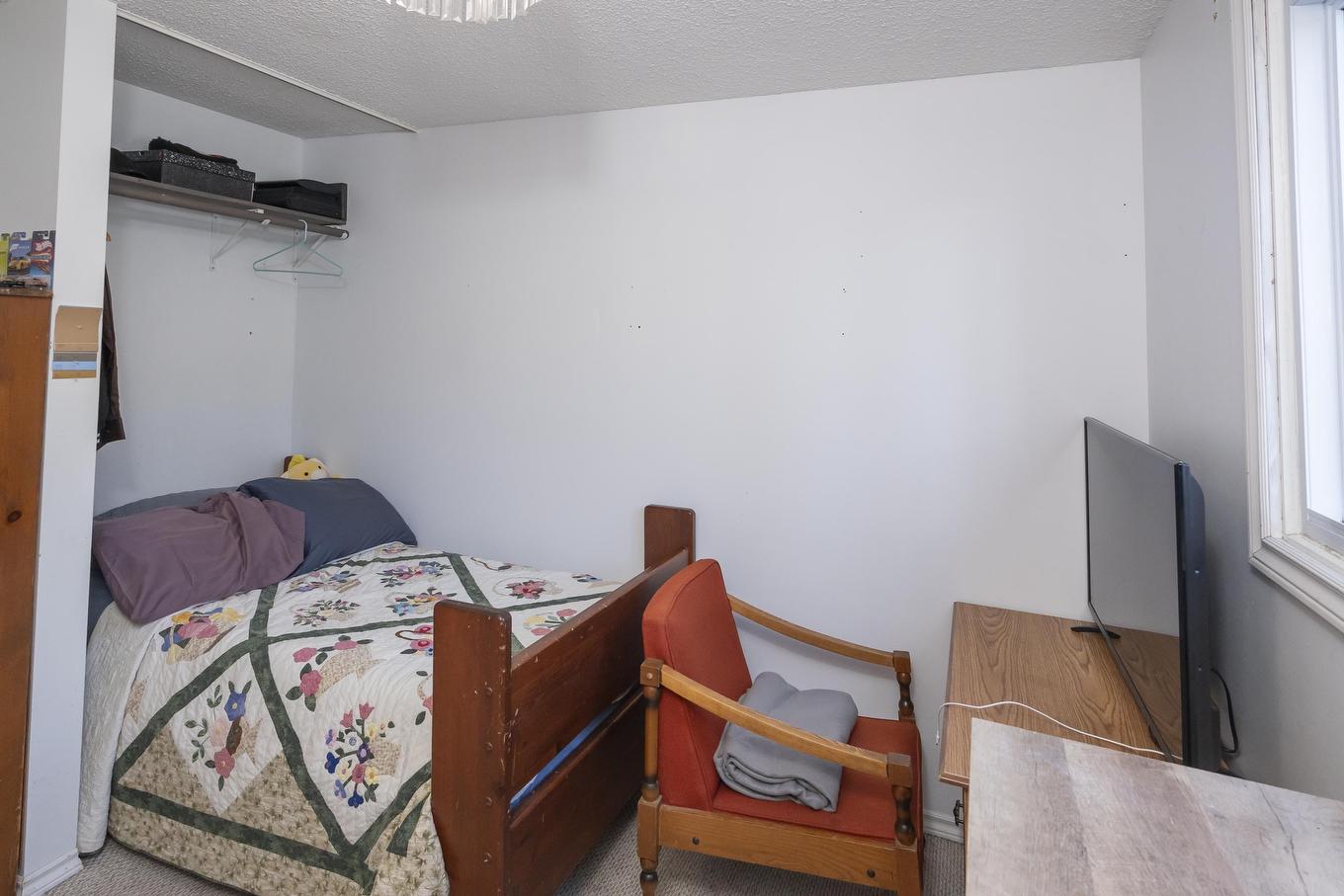 522 Redwood Avenue W, Thunder Bay, ON - Indoor Photo Showing Bedroom