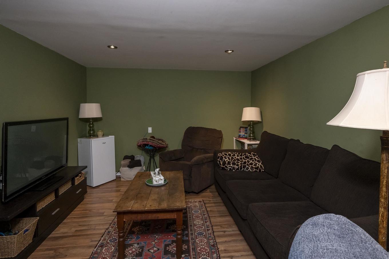 522 Redwood Avenue W, Thunder Bay, ON - Indoor Photo Showing Living Room
