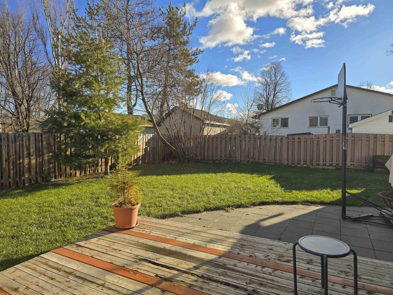 522 Redwood Avenue W, Thunder Bay, ON - Outdoor With Deck Patio Veranda