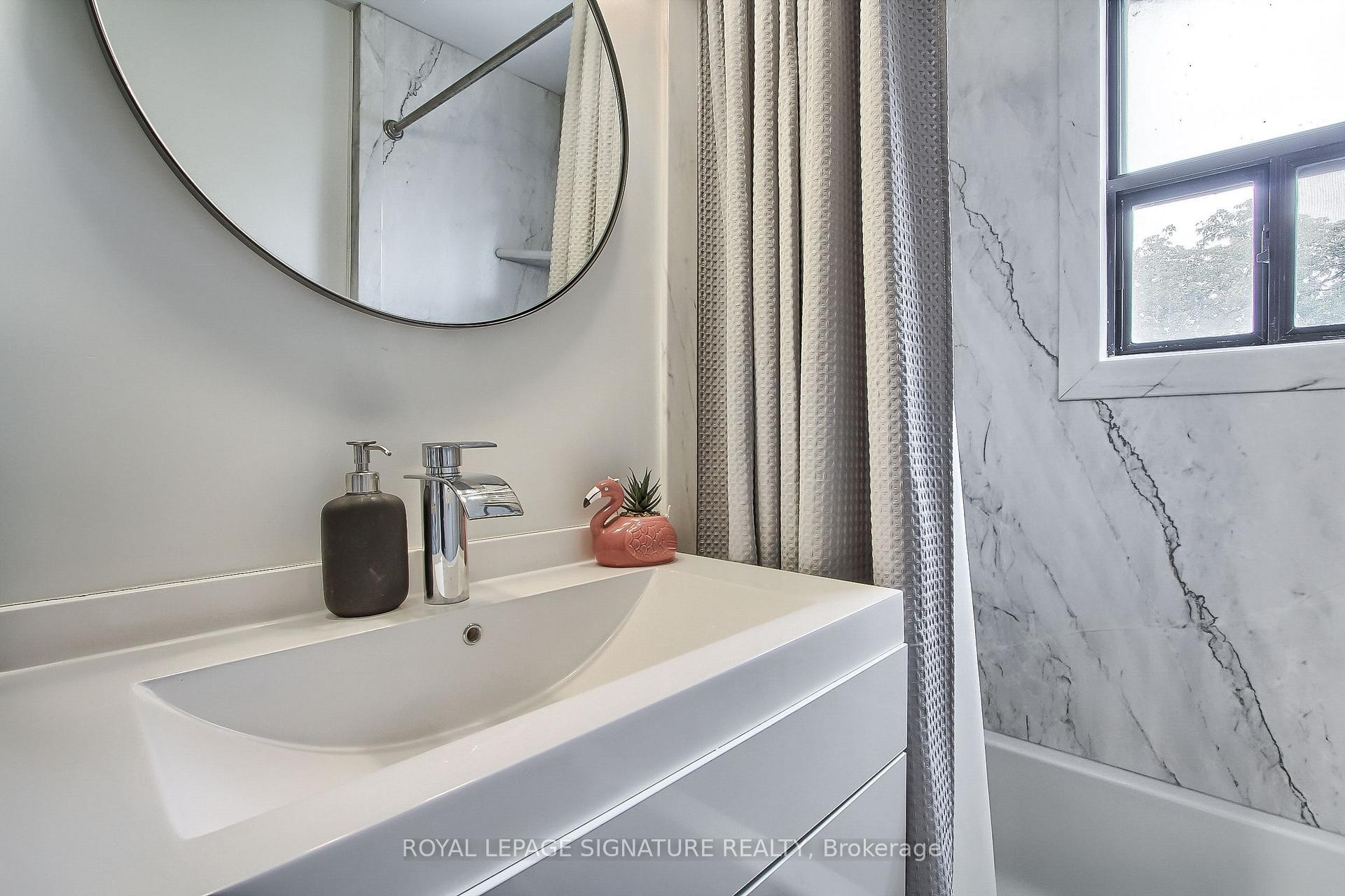 12-136 Scanlon Avenue, Bradford West Gwillimbury, ON - Indoor Photo Showing Bathroom