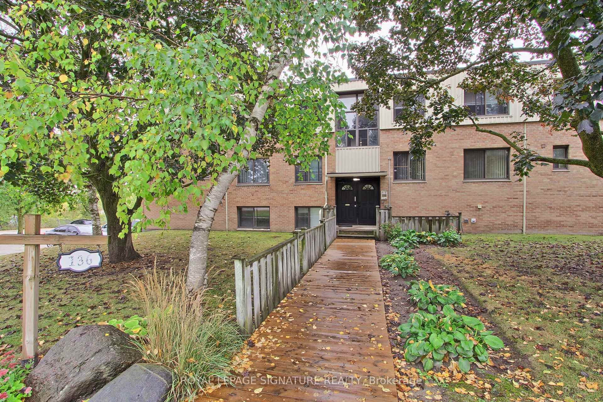 12-136 Scanlon Avenue, Bradford West Gwillimbury, ON - Outdoor