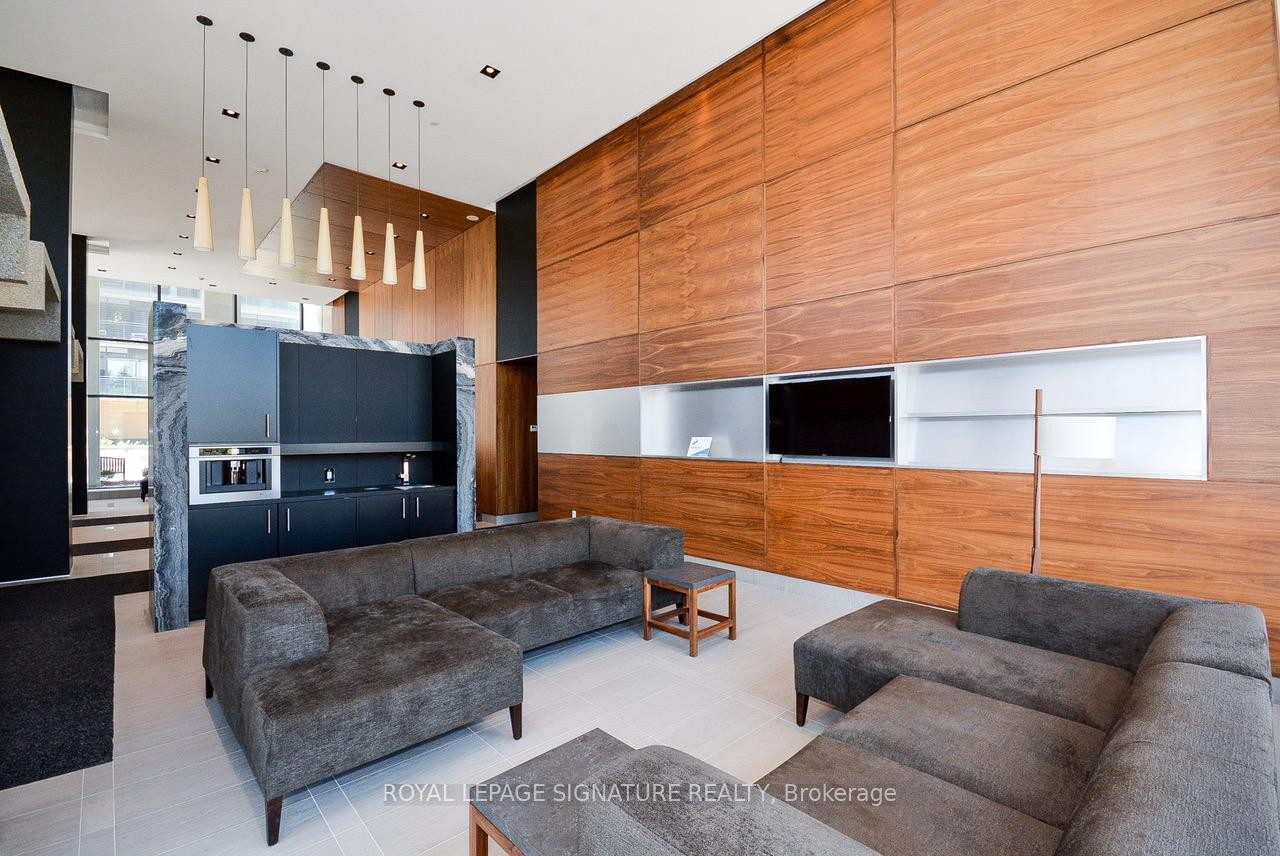 1405-75 The Donway N/A W, Toronto, ON - Indoor Photo Showing Living Room