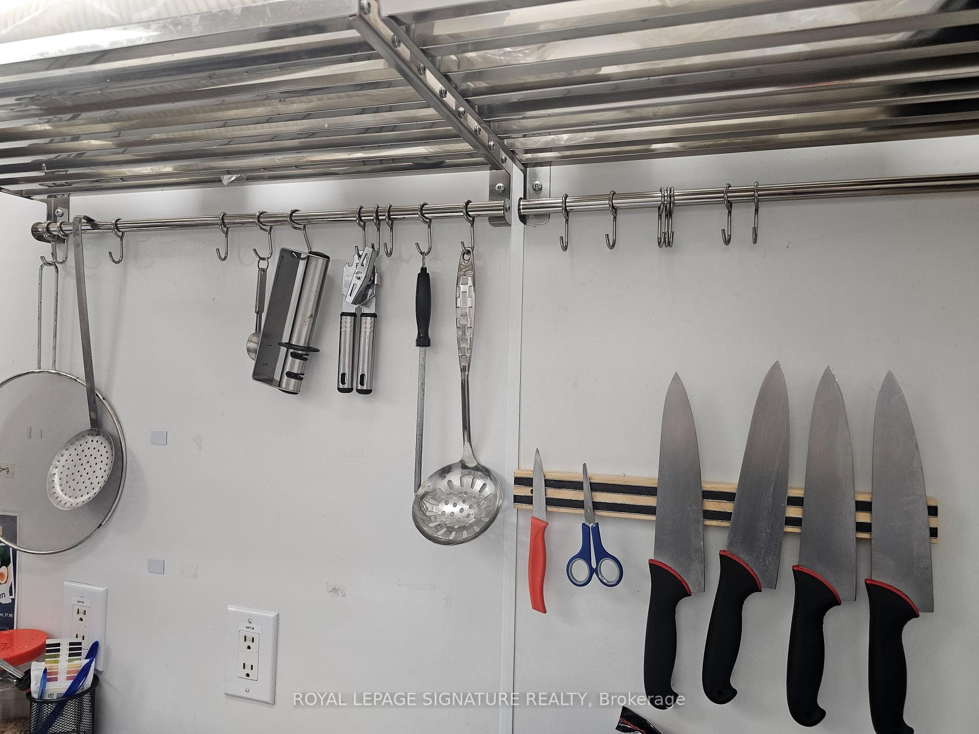 2-5560 Baldwin Street S, Whitby, ON