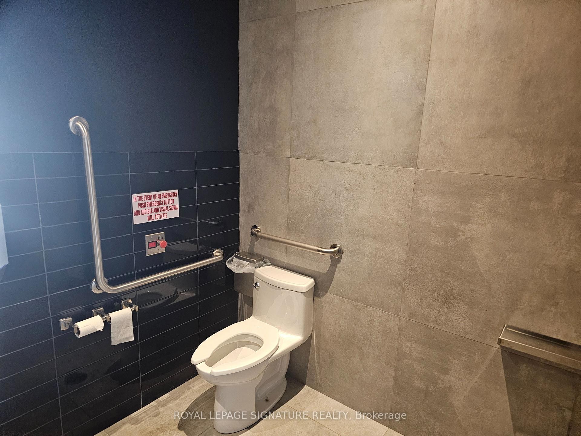 2-5560 Baldwin Street S, Whitby, ON