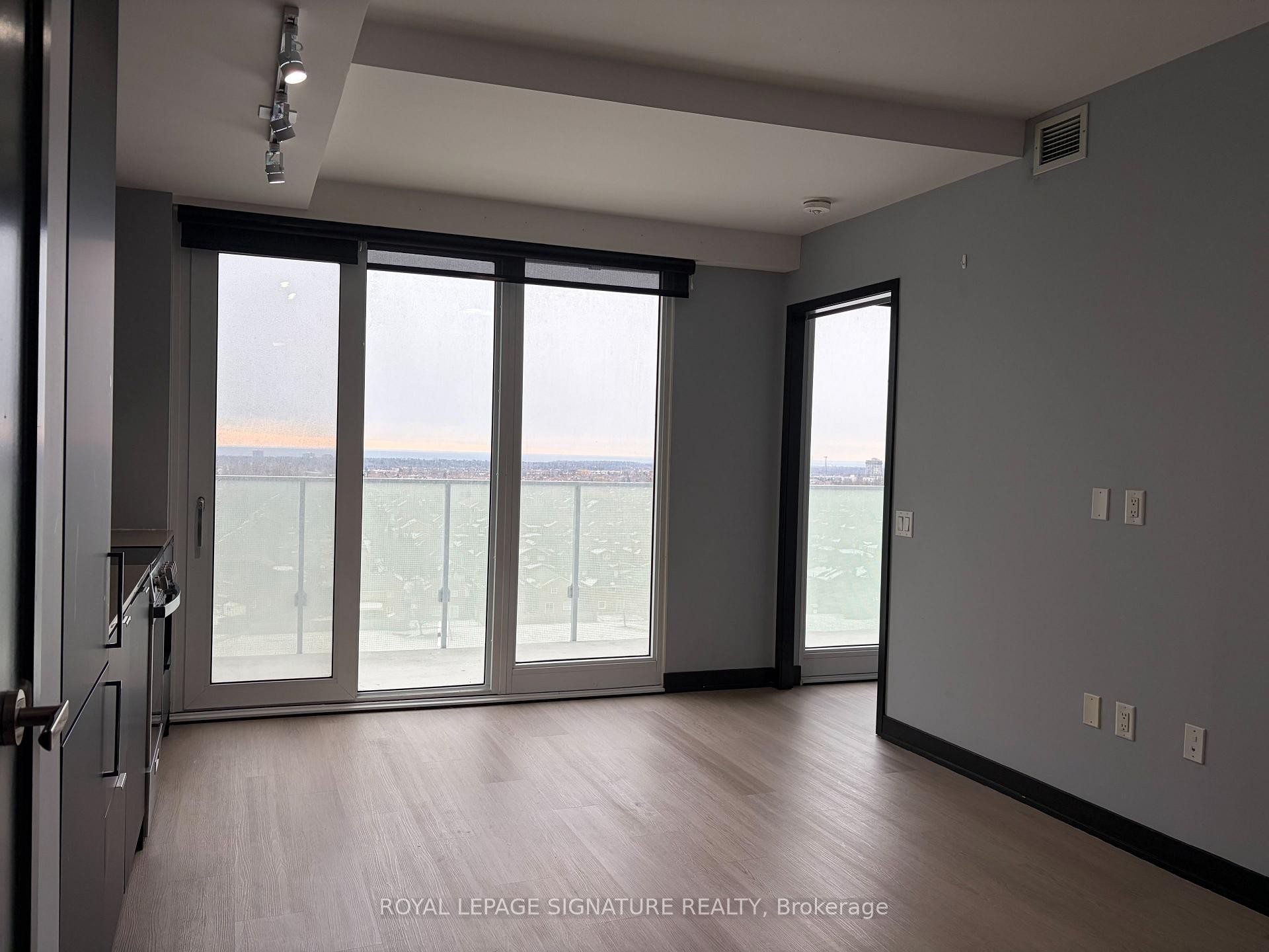 809-3883 Quartz Road, Mississauga, ON - Indoor Photo Showing Other Room