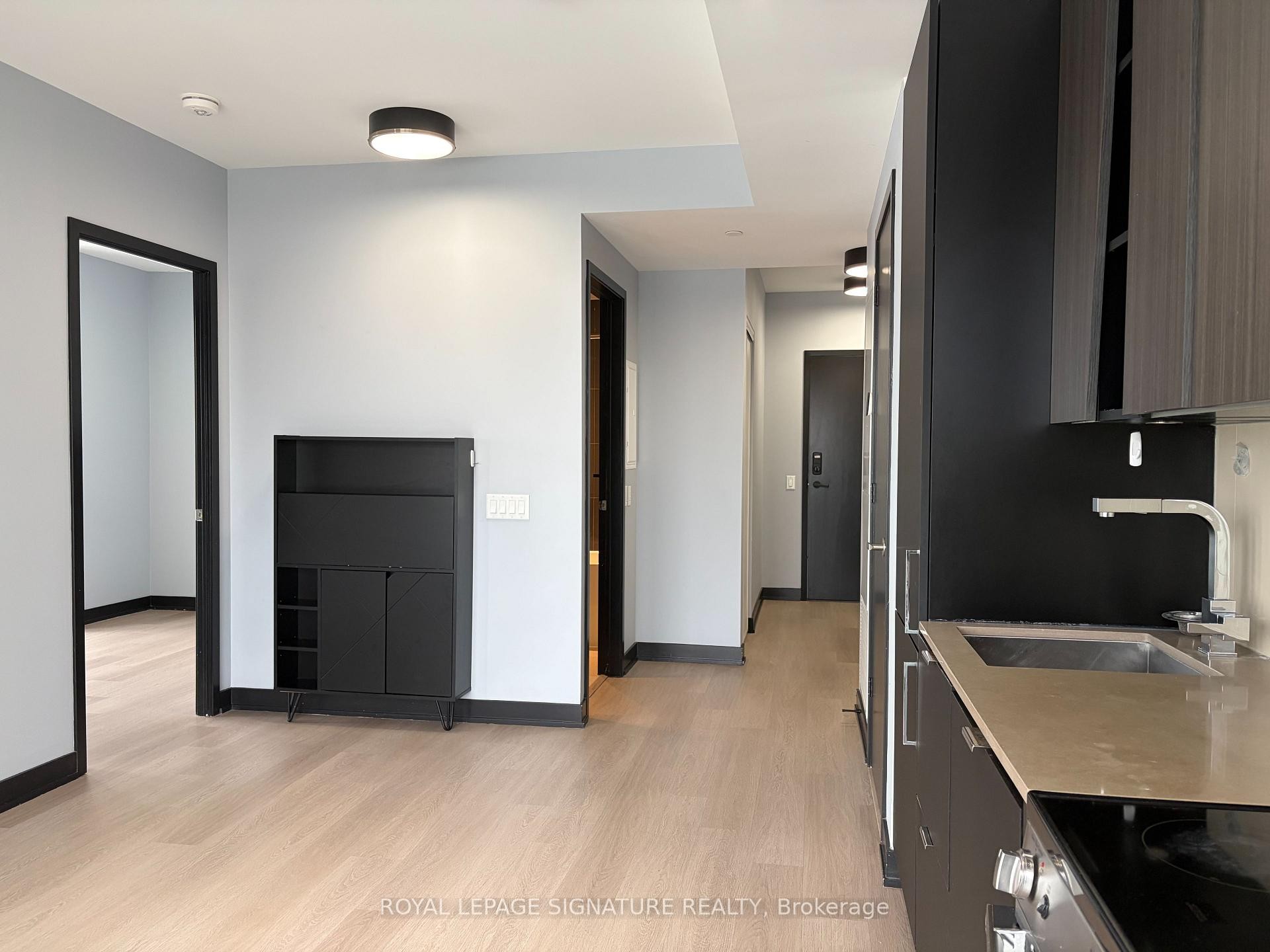 809-3883 Quartz Road, Mississauga, ON - Indoor Photo Showing Kitchen