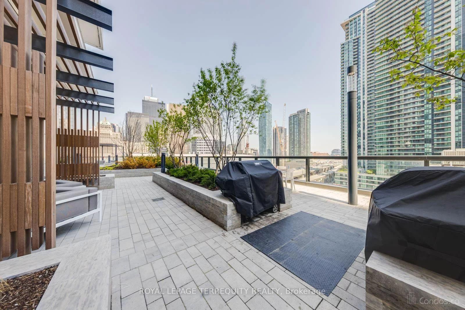 7101-88 Harbour Street, Toronto, ON - Outdoor