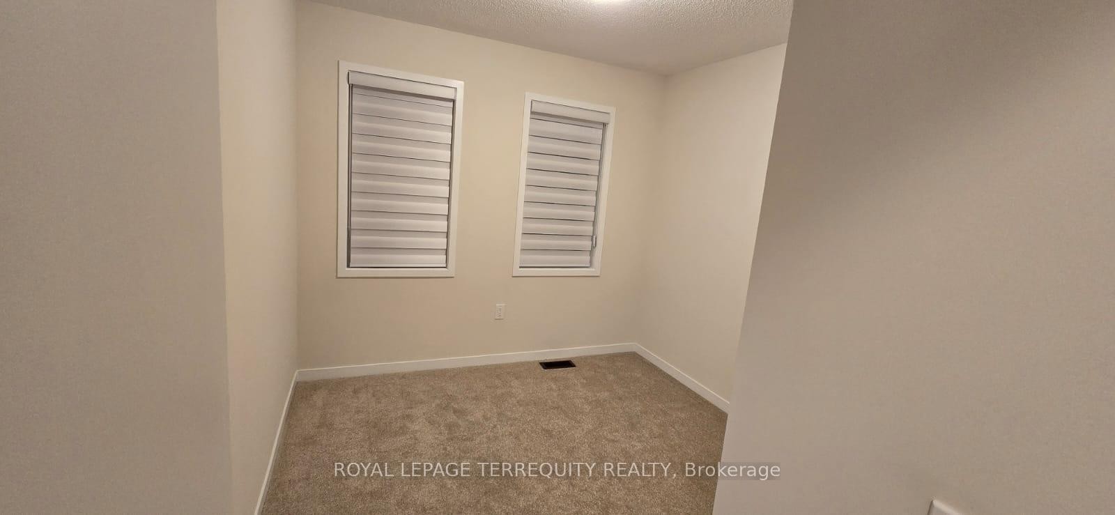 38 Kingbird Common, Cambridge, ON - Indoor Photo Showing Other Room