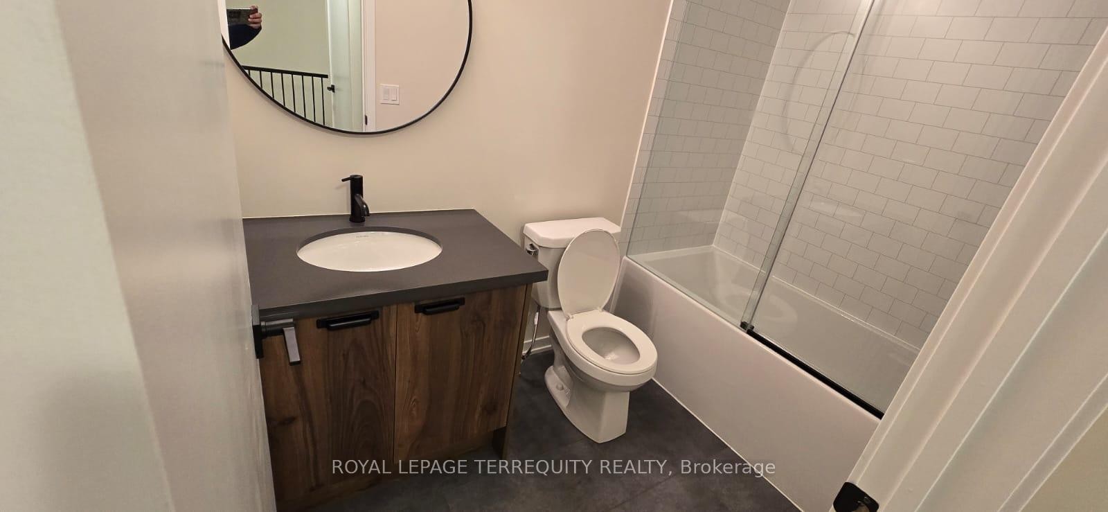 38 Kingbird Common, Cambridge, ON - Indoor Photo Showing Bathroom