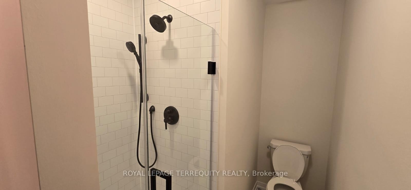 38 Kingbird Common, Cambridge, ON - Indoor Photo Showing Bathroom