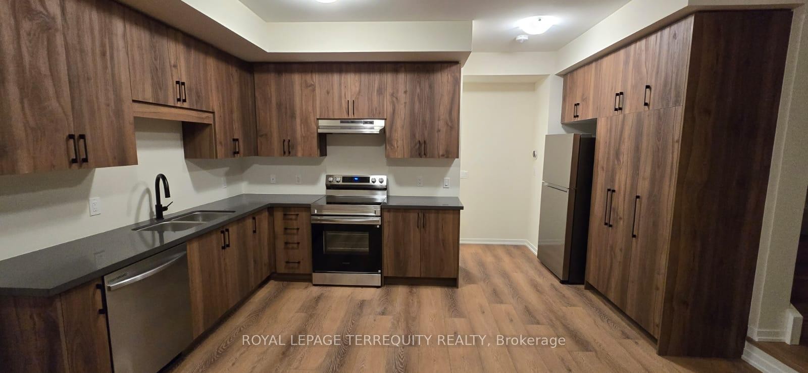 38 Kingbird Common, Cambridge, ON - Indoor Photo Showing Kitchen With Double Sink