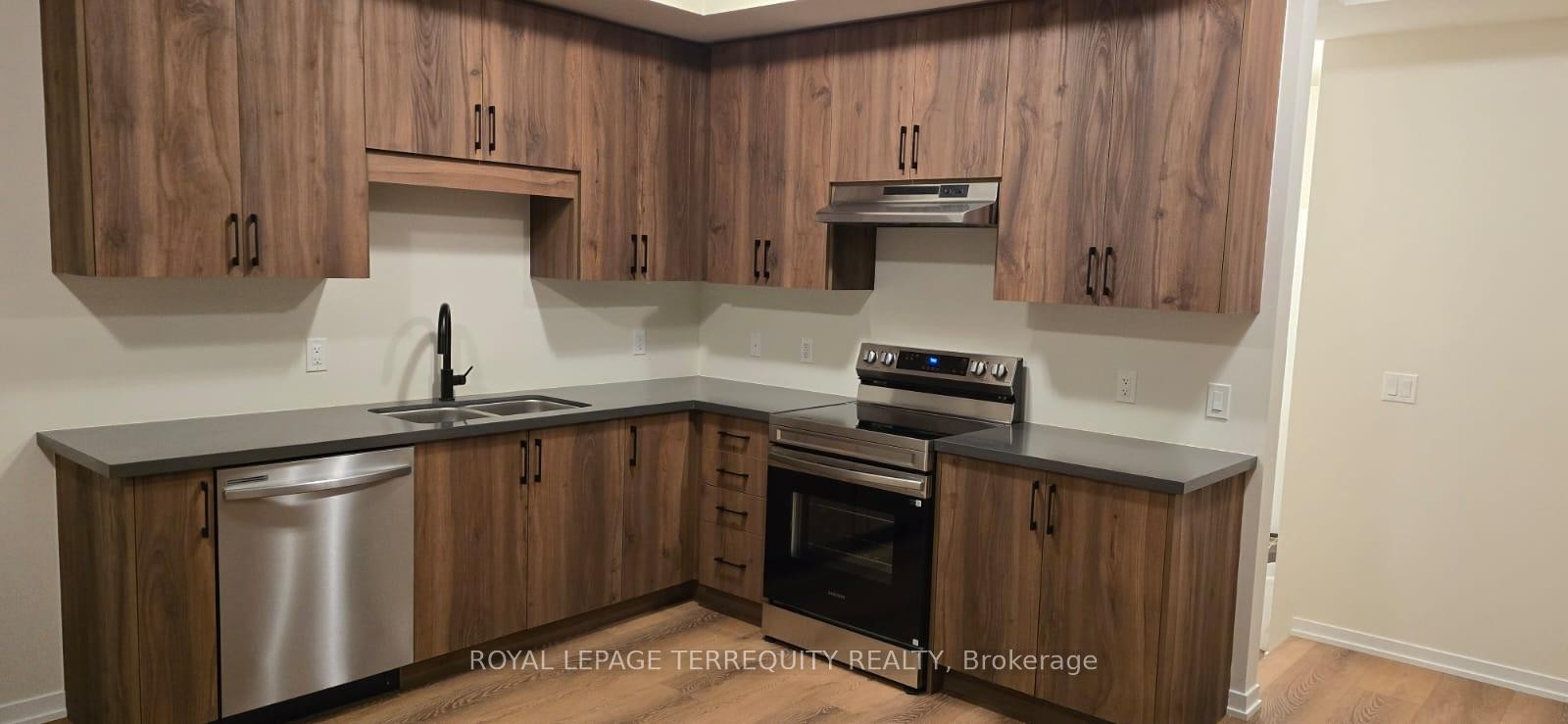 38 Kingbird Common, Cambridge, ON - Indoor Photo Showing Kitchen With Double Sink