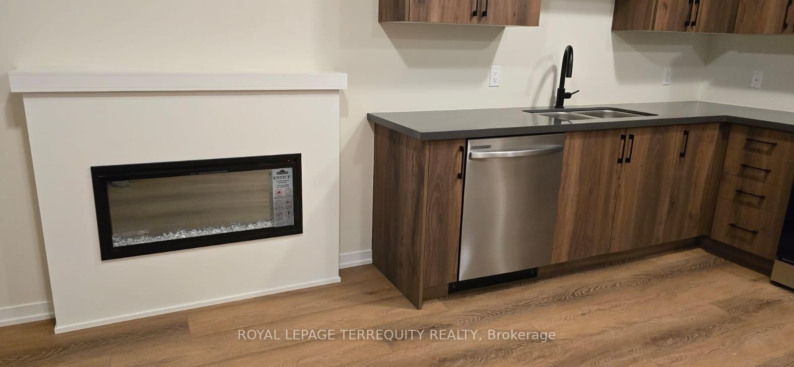 38 Kingbird Common, Cambridge, ON - Indoor Photo Showing Kitchen With Double Sink