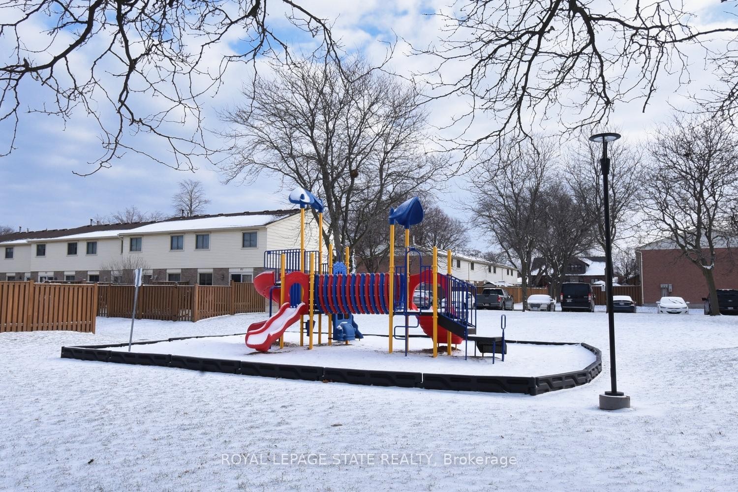 73-150 Gateshead Crescent, Hamilton, ON - Outdoor