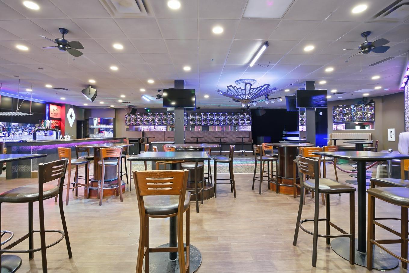 Bar - 815 Rue Jacques-Cartier, Gatineau (Gatineau), QC - Indoor Photo Showing Other Room