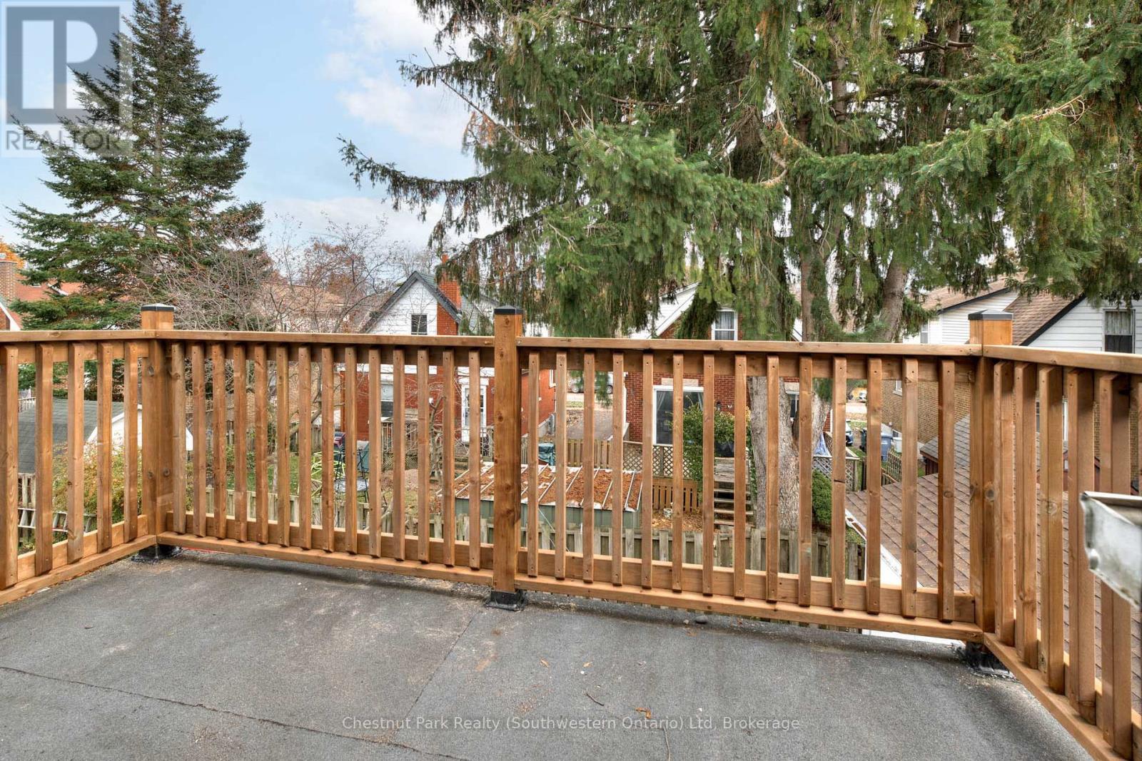 19 Stull Avenue, Guelph (Exhibition Park) - 19 Stull Avenue, Guelph (Exhibition Park), ON - Outdoor