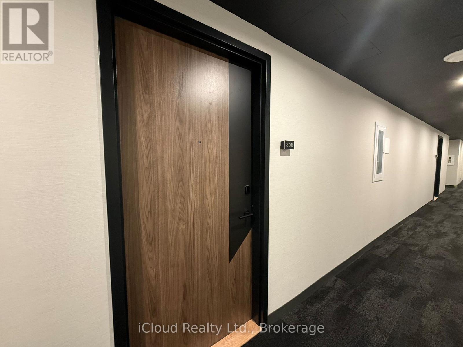 808 - 1037 The Queensway, Toronto, ON - Photo Showing Other Room