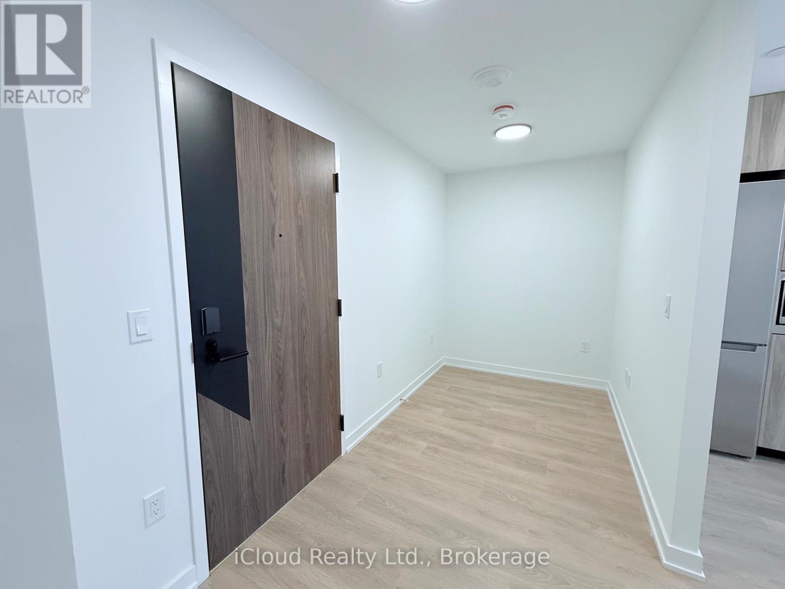 808 - 1037 The Queensway, Toronto, ON - Indoor Photo Showing Other Room