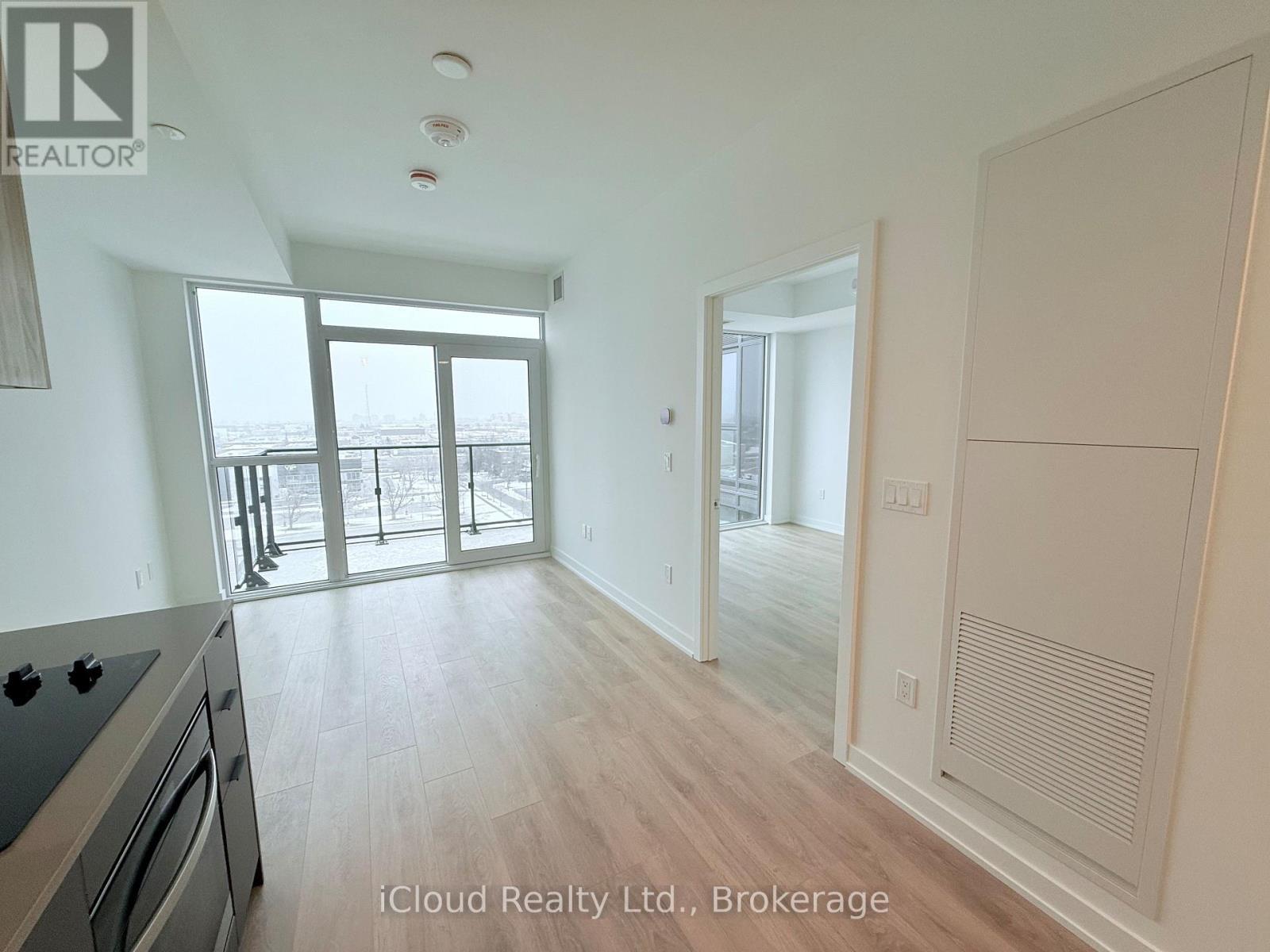 808 - 1037 The Queensway, Toronto, ON - Indoor Photo Showing Other Room