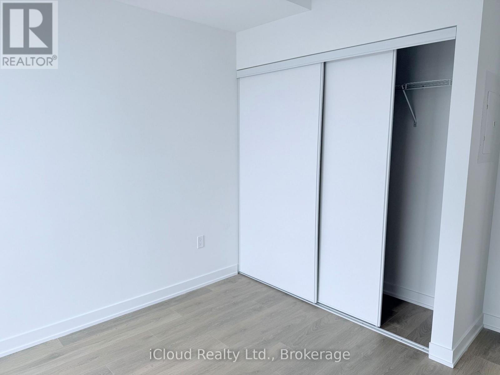 808 - 1037 The Queensway, Toronto, ON - Indoor Photo Showing Other Room