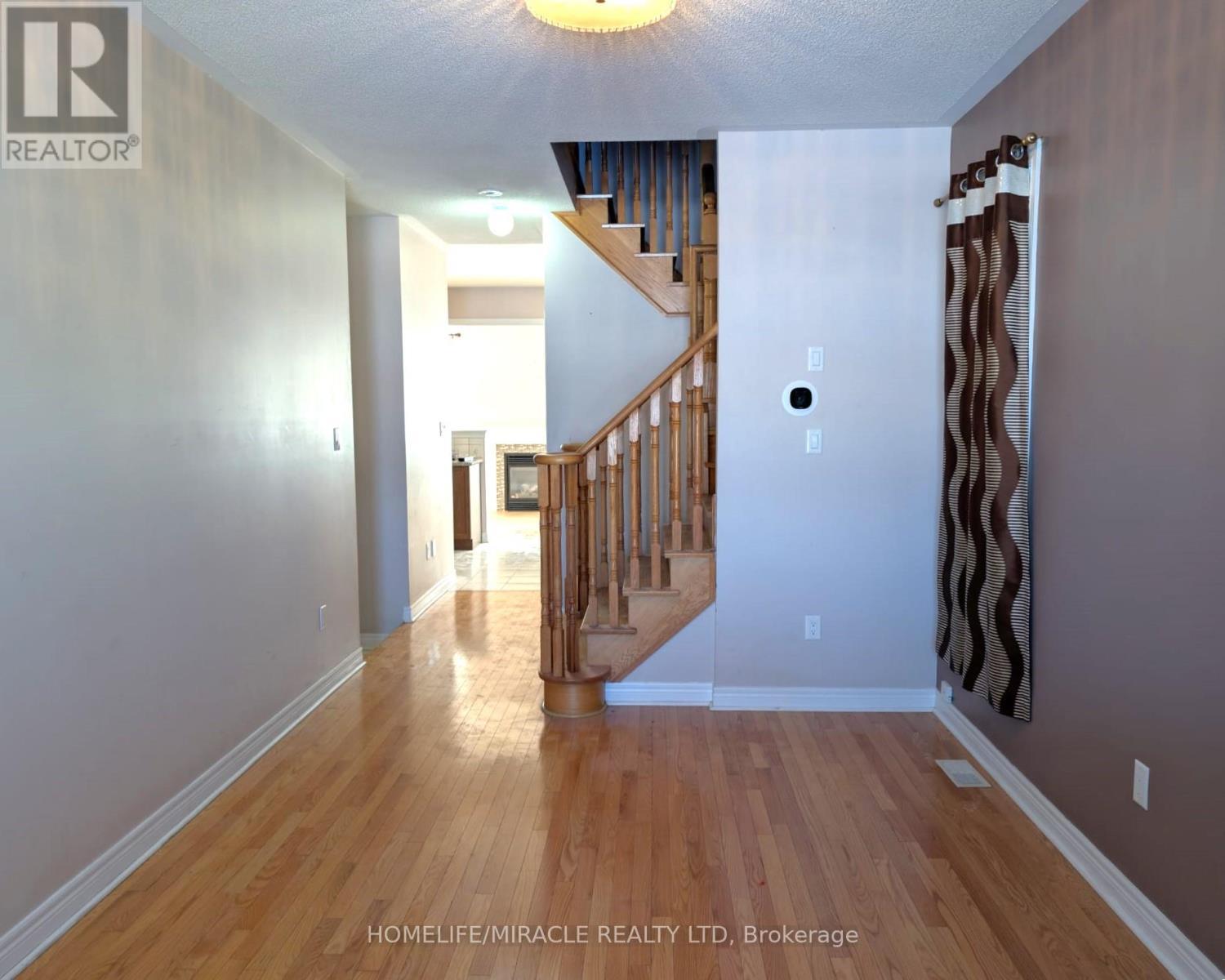18 Alicewood Grove, Brampton, ON - Indoor Photo Showing Other Room