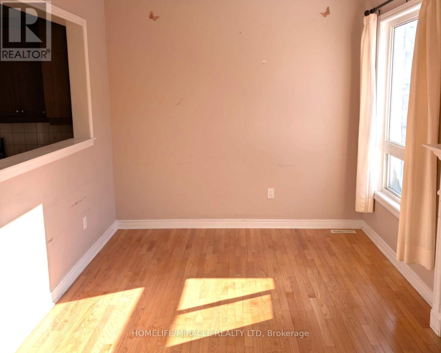 18 Alicewood Grove, Brampton, ON - Indoor Photo Showing Other Room