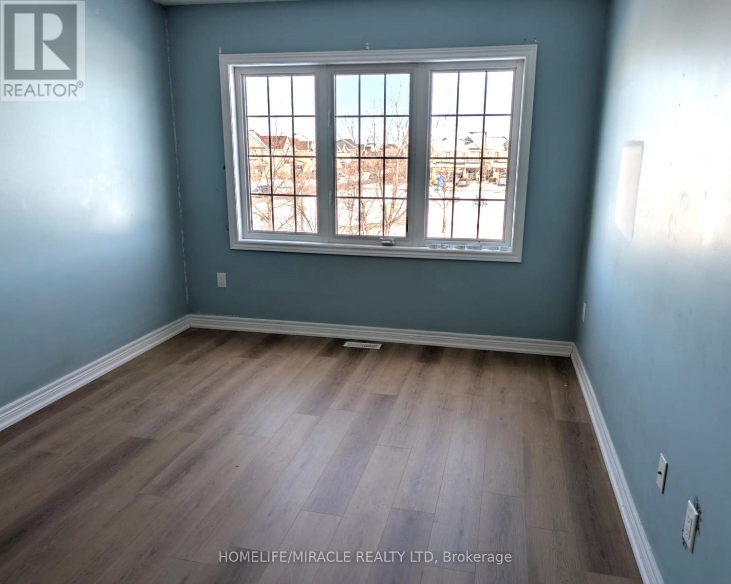 18 Alicewood Grove, Brampton, ON - Indoor Photo Showing Other Room