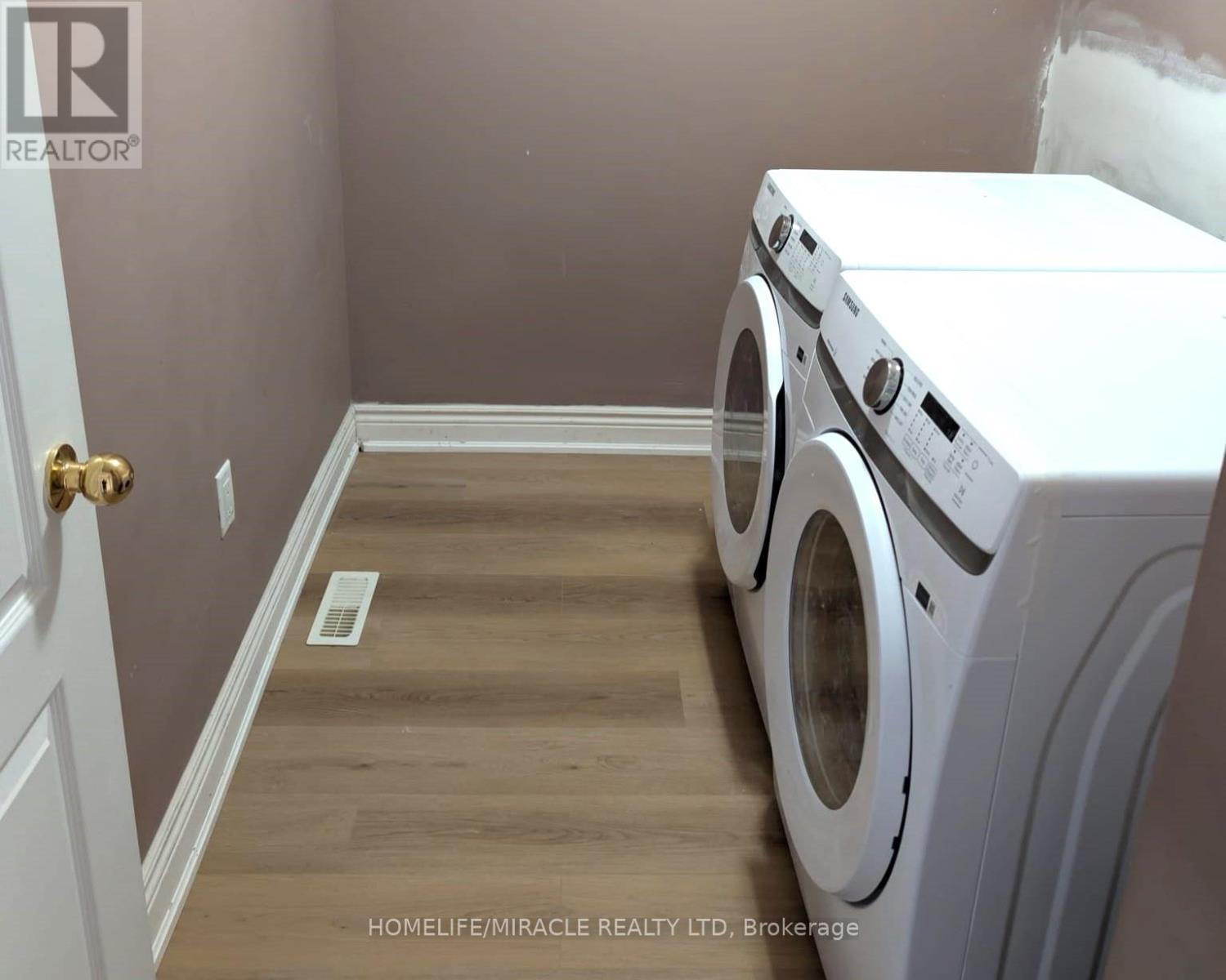18 Alicewood Grove, Brampton, ON - Indoor Photo Showing Laundry Room