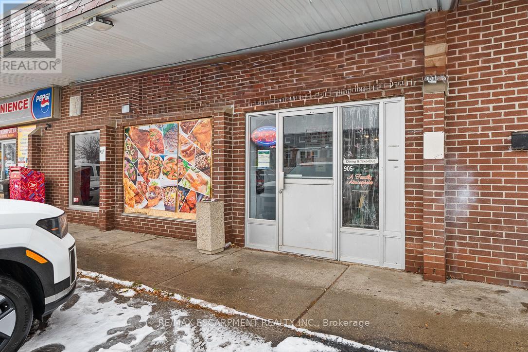 8 - 833 Westlock Road, Mississauga, ON