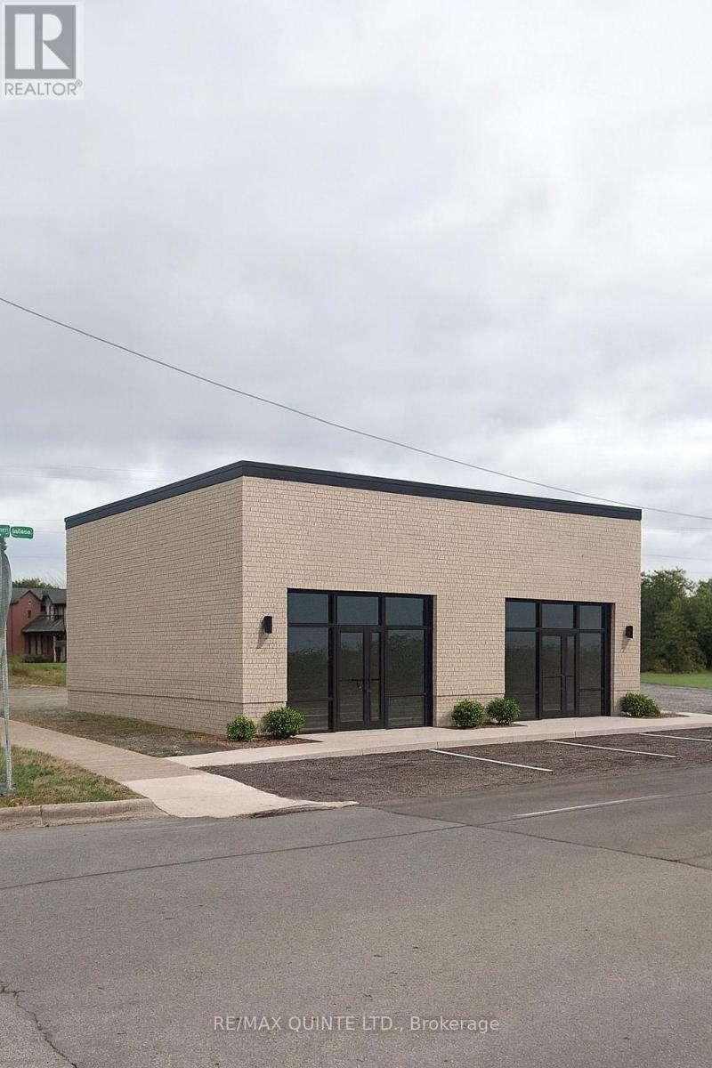 Unit B - 506 Dundas Street W, Belleville (Belleville Ward), ON