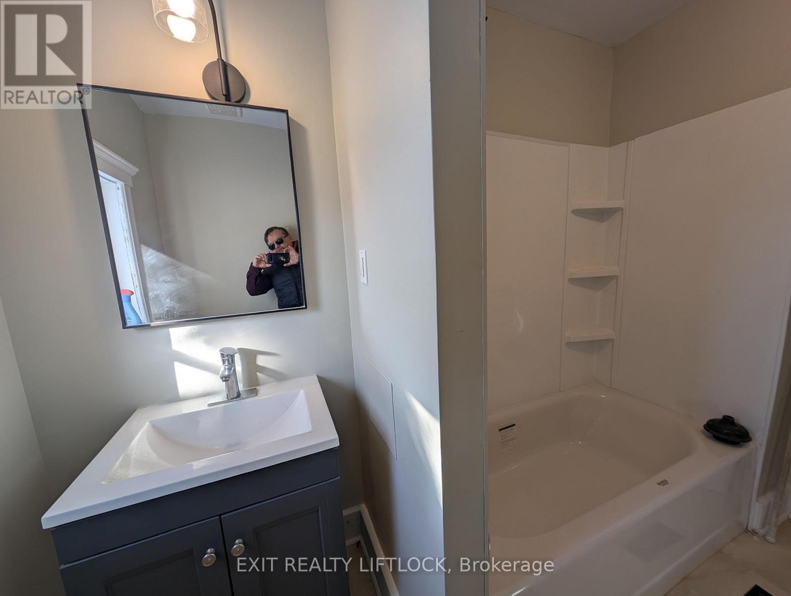 202 Queen Street, Trent Hills (Campbellford), ON - Indoor Photo Showing Bathroom