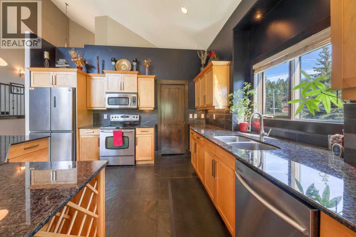 2576 Sandstone Green, Invermere, BC - Indoor Photo Showing Kitchen With Double Sink