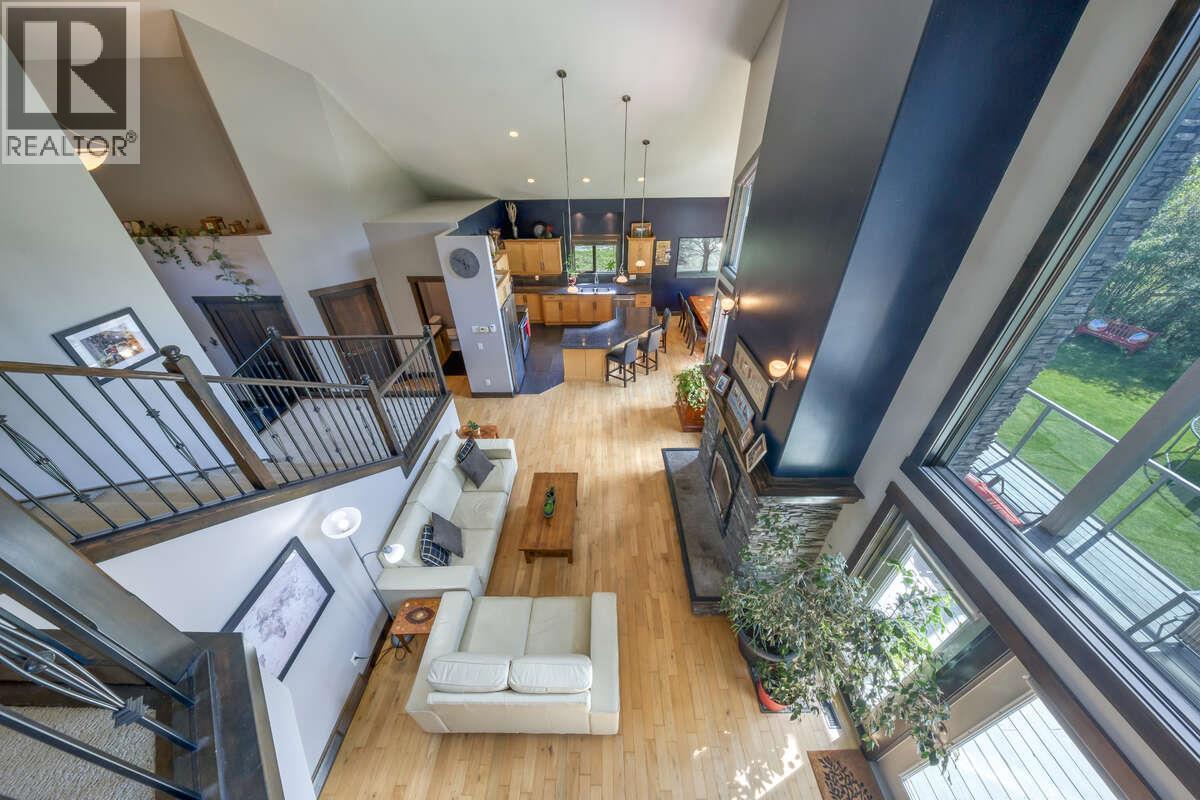 2576 Sandstone Green, Invermere, BC - Indoor Photo Showing Other Room