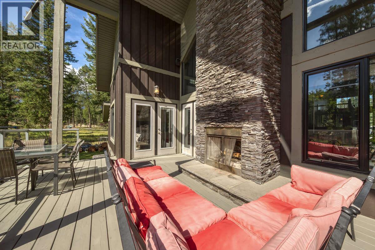 2576 Sandstone Green, Invermere, BC - With Fireplace With Deck Patio Veranda With Exterior