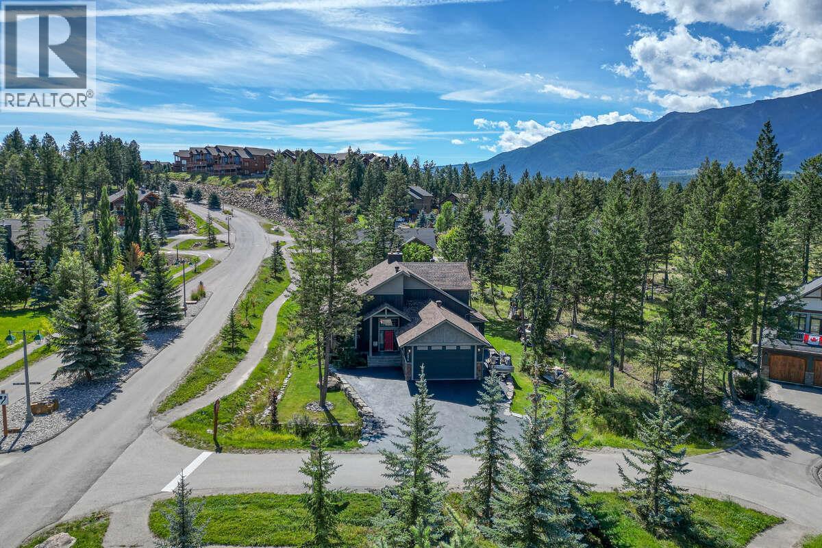 2576 Sandstone Green, Invermere, BC - Outdoor With View