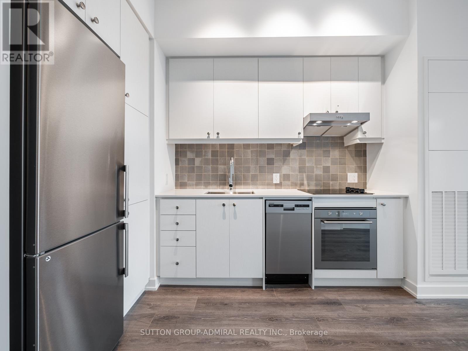 606 - 9 Tecumseth Street, Toronto, ON - Indoor Photo Showing Kitchen With Stainless Steel Kitchen