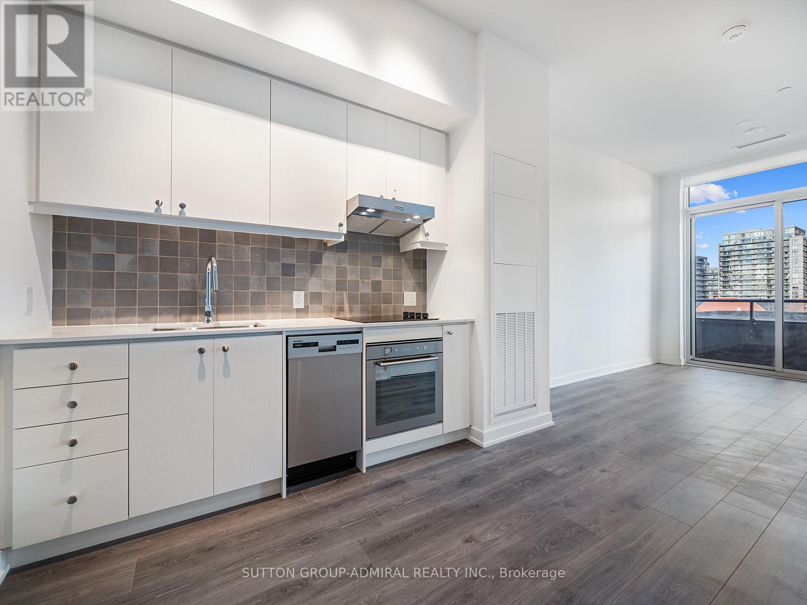 606 - 9 Tecumseth Street, Toronto, ON - Indoor Photo Showing Kitchen