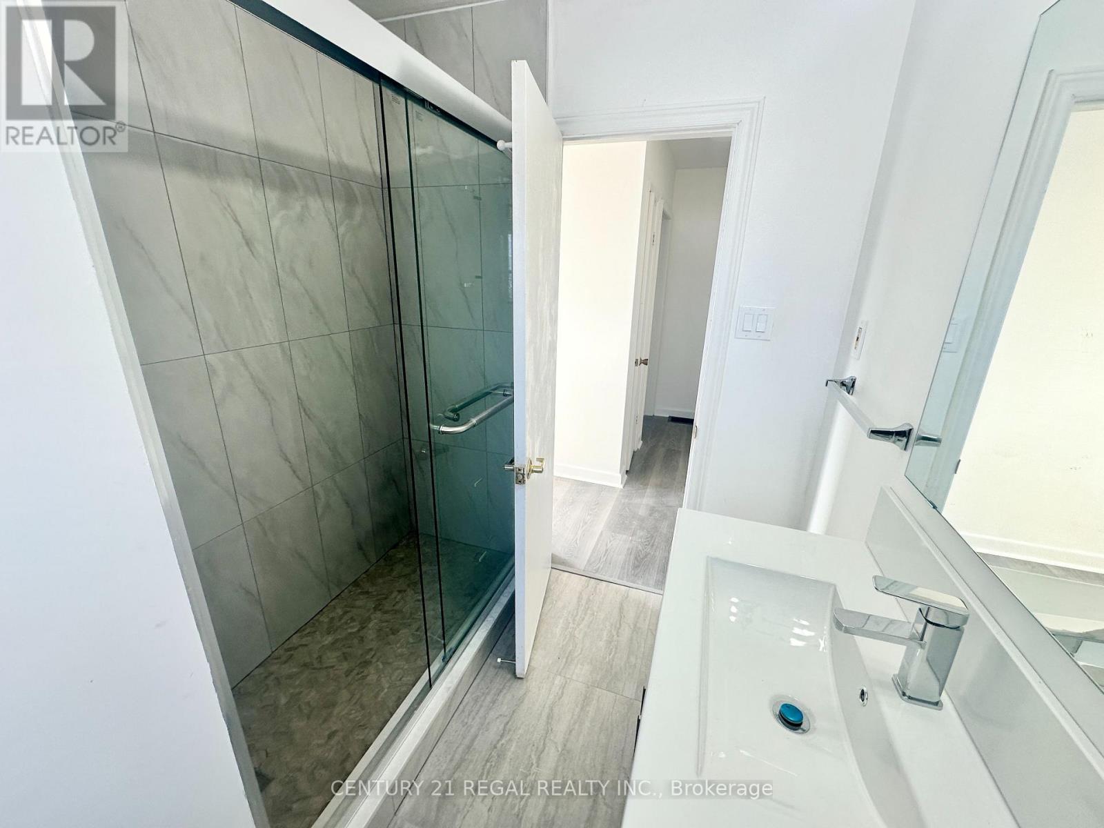 26 Pintail Crescent, Toronto, ON - Indoor Photo Showing Bathroom