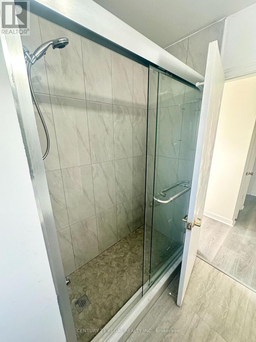 26 Pintail Crescent, Toronto, ON - Indoor Photo Showing Bathroom