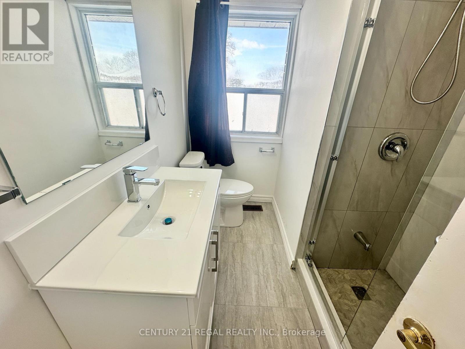 26 Pintail Crescent, Toronto, ON - Indoor Photo Showing Bathroom