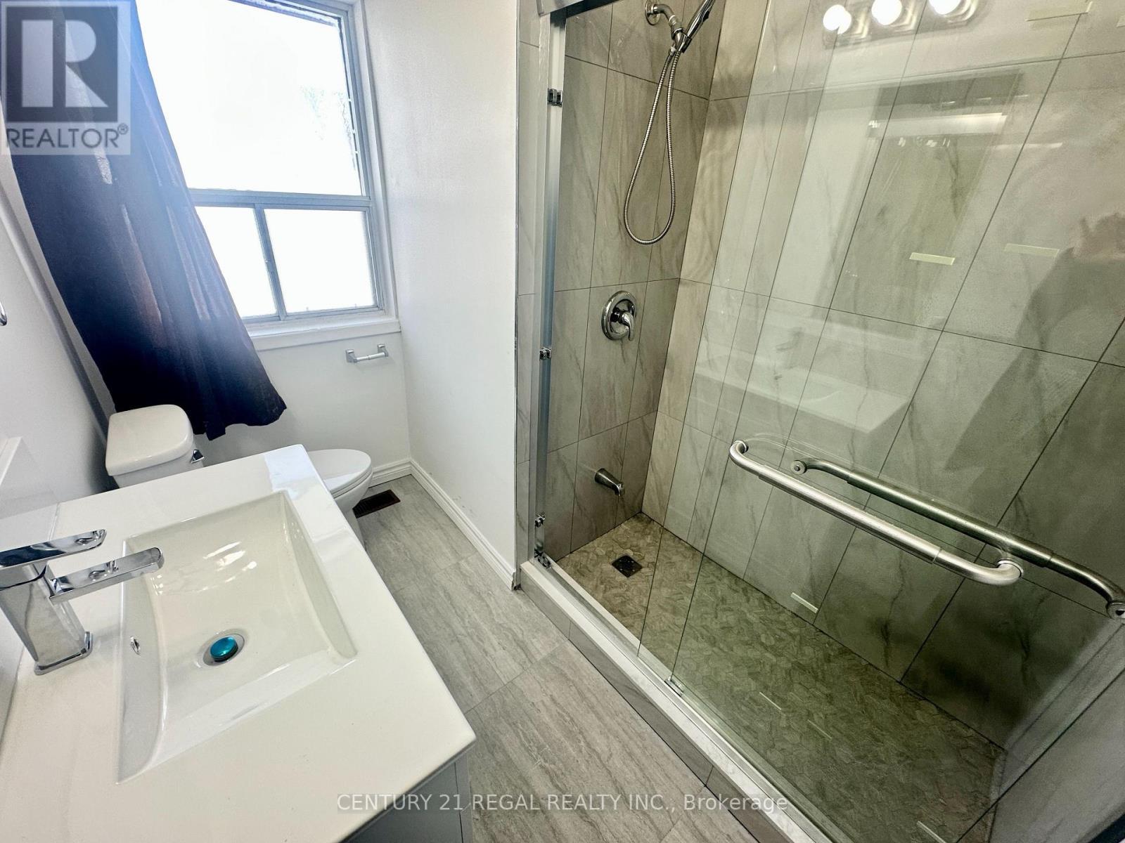 26 Pintail Crescent, Toronto, ON - Indoor Photo Showing Bathroom