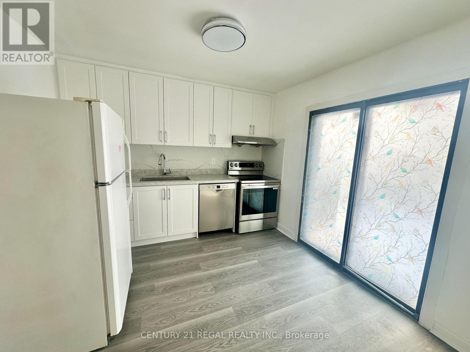 26 Pintail Crescent, Toronto, ON - Indoor Photo Showing Kitchen