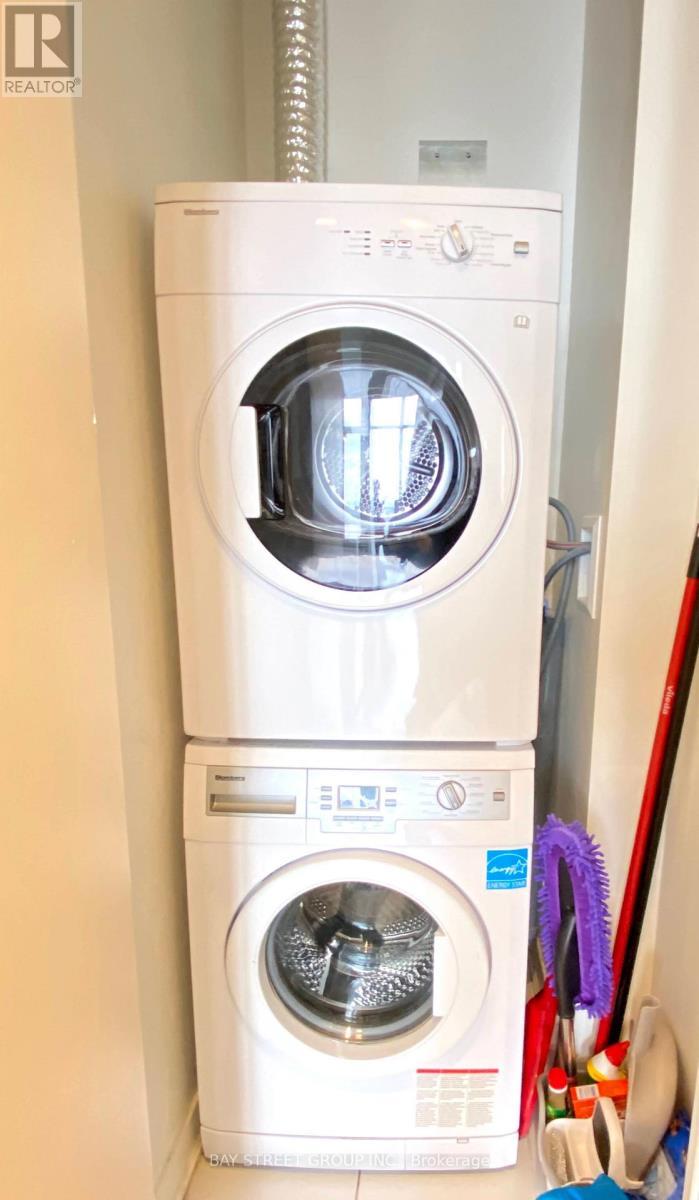 7206 - 88 Harbour Street, Toronto, ON - Indoor Photo Showing Laundry Room