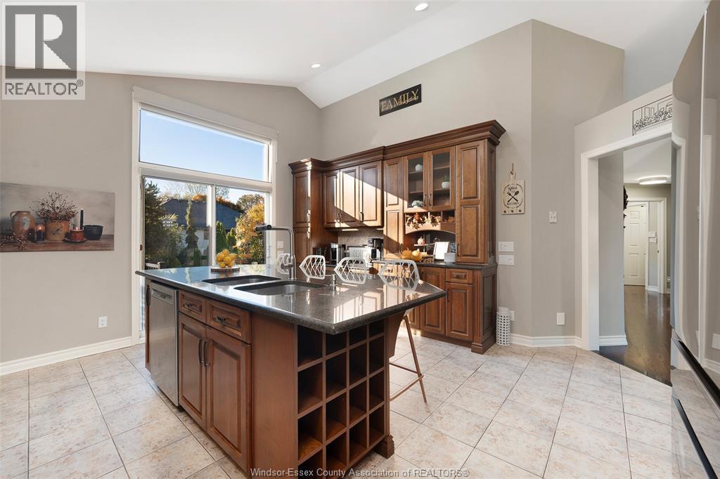 123 Pheasant Run, Lakeshore, ON - Indoor Photo Showing Kitchen