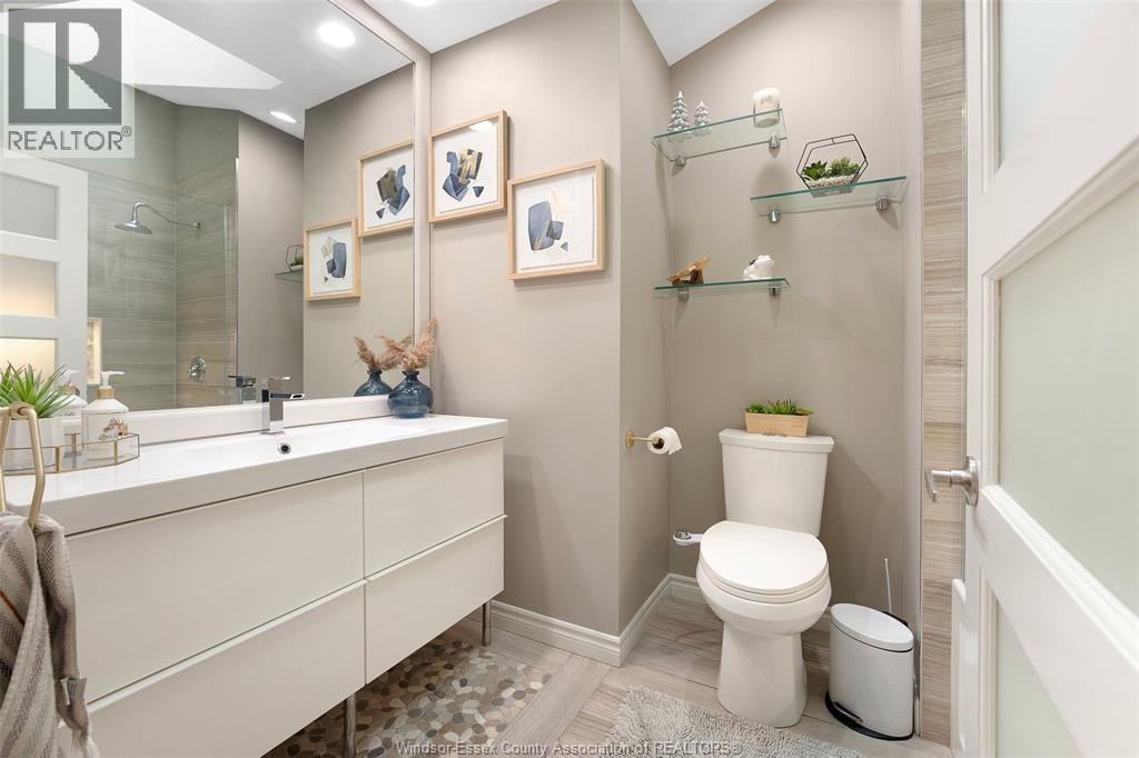 123 Pheasant Run, Lakeshore, ON - Indoor Photo Showing Bathroom